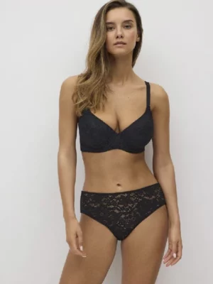 CONJUNTO SUJETADOR CON ARO RELLENO Y BRAGA MIDI